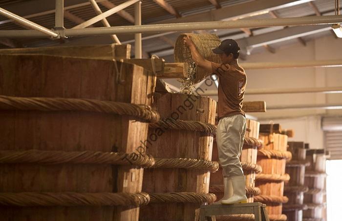 Nước mắm Phú Quốc nuoc-mam-phu-quoc-7