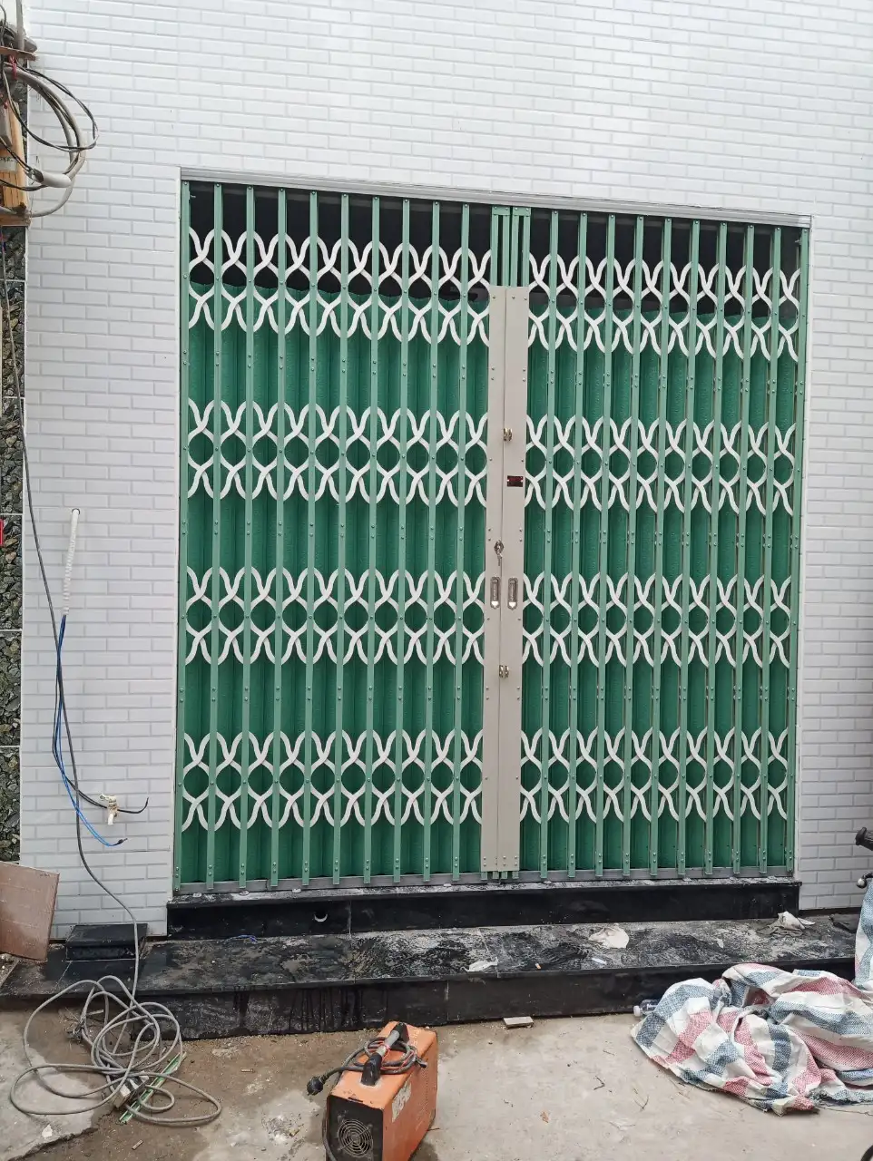 Thợ Hàn Uy Tín Hoàng Toản sửa cửa sắt kéo nhanh tại TPHCM