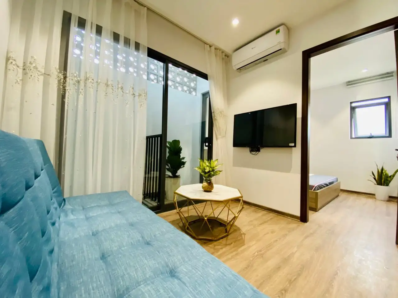 Cho thuê căn hộ siêu đẹp, đầy đủ tiện nghi tại 603 Lạc Long Quân – Tây Hồ
