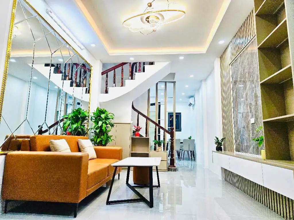 BÁN NHÀ LẠC LONG QUÂN 35M2 – GIÁ NHỈNH 6 TỶ – SỔ HOA HẬU – 20M Ô TÔ TRÁNH – NGÕ THÔNG TRƯỚC NHÀ