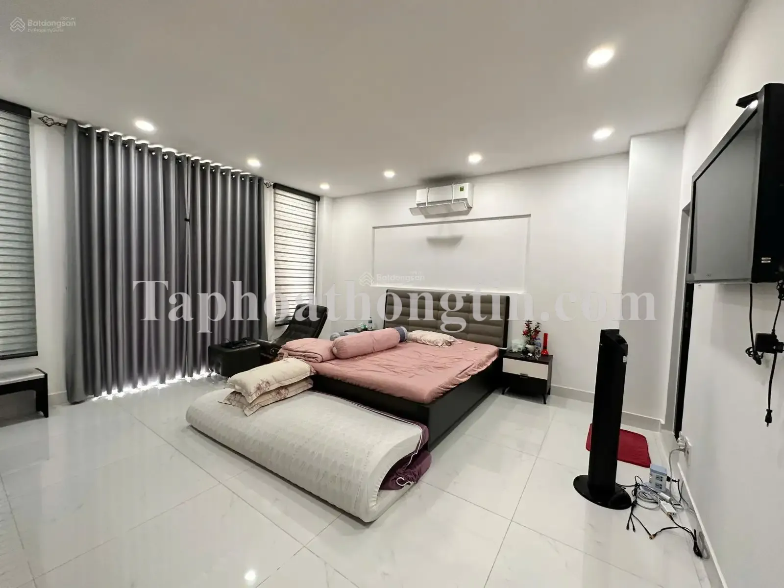 HIẾM – ĐỘC – Ô TÔ NGỦ NHÀ – 5 TẦNG MỚI -KHU VĂN MINH – BÀU CÁT TÂN BÌNH – CHỈ 12 TỎI ————————————- + Nóng cháy tay, Tân Bình, khu Bàu Cát vip, vị trí cực đẹp, xe hơi ngủ trong nhà, hẻm thông + Nhà đúc 5 tầng BTCT kiên cố, 6PN, 6WC, sân thượng trước sau, thiết kế lệch tầng, nhà sạch sẽ thoáng mát.không lỗi phong thủy + Pháp lý chuẩn, sổ hoàn công đủ, công chứng trong ngày. + ALO 0982.866.452 Long Vũ chuyên nhà Tân Bình HIẾM – ĐỘC – Ô TÔ NGỦ NHÀ – 5 TẦNG MỚI -KHU VĂN MINH – BÀU CÁT TÂN BÌNH – CHỈ 12 TỎI ————————————- + Nóng cháy tay, Tân Bình, khu Bàu Cát vip, vị trí cực đẹp, xe hơi ngủ trong nhà, hẻm thông + Nhà đúc 5 tầng BTCT kiên cố, 6PN, 6WC, sân thượng trước sau, thiết kế lệch tầng, nhà sạch sẽ thoáng mát.không lỗi phong thủy + Pháp lý chuẩn, sổ hoàn công đủ, công chứng trong ngày. + ALO 0982.866.452 Long Vũ chuyên nhà Tân Bình HIẾM – ĐỘC – Ô TÔ NGỦ NHÀ – 5 TẦNG MỚI -KHU VĂN MINH – BÀU CÁT TÂN BÌNH – CHỈ 12 TỎI 2