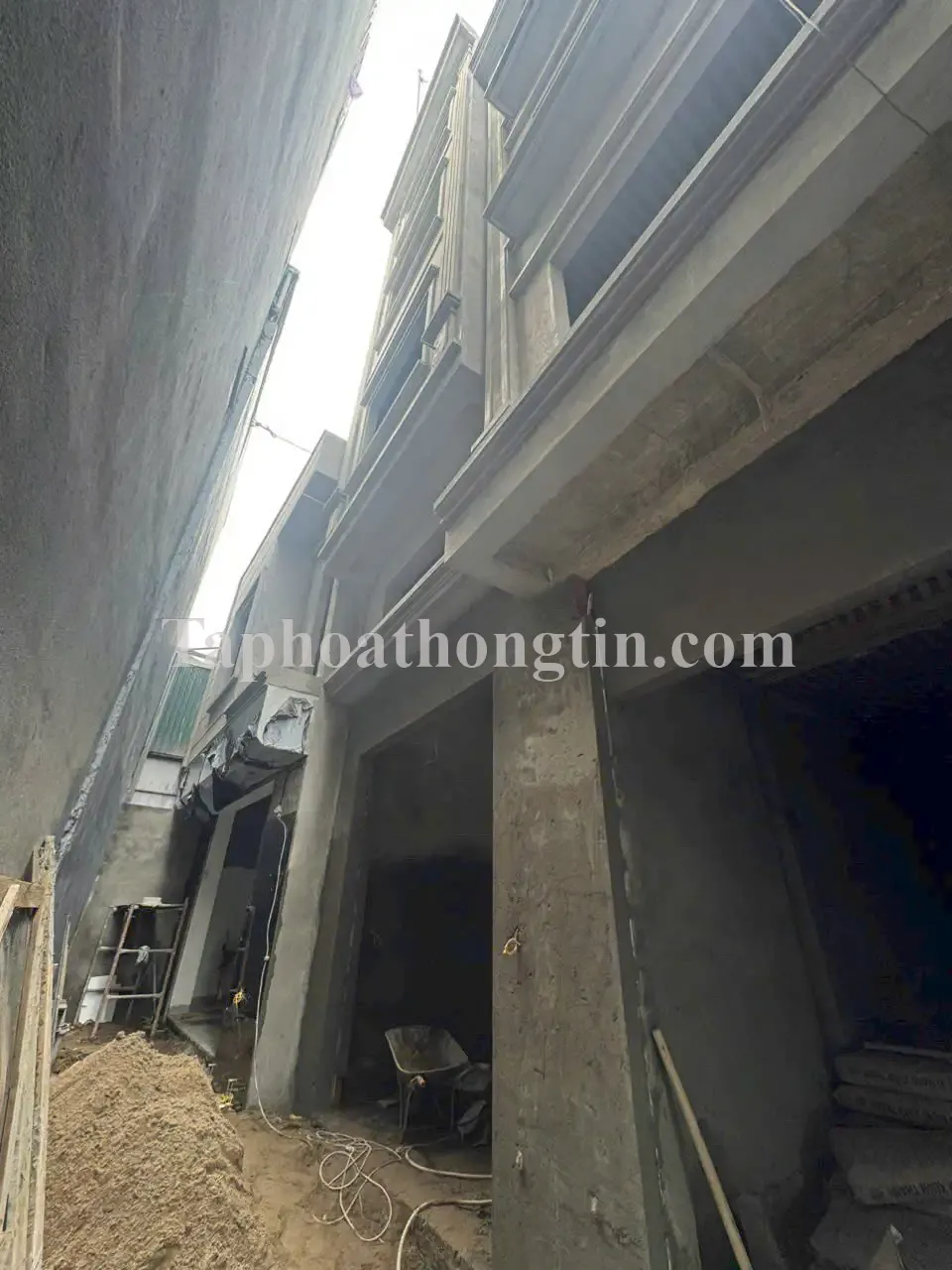 Bán nhà 5 tầng Tam Hiệp 35m2 mới xây, ngõ nông, xe 7 chỗ đỗ cách 16m, 99m ra bãi đỗ xe 24/7 giá cực hời. 2