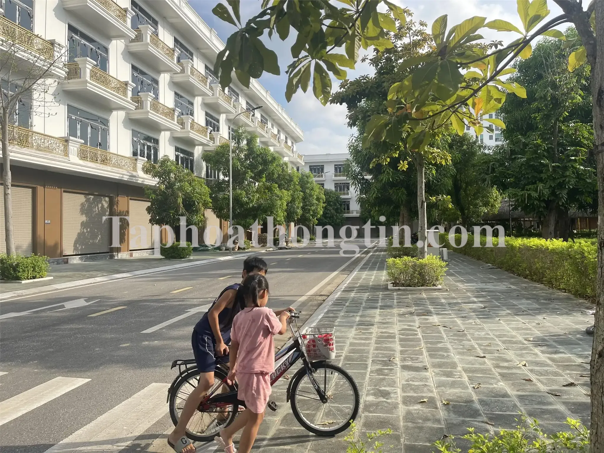 3.2 TỶ SANG TÊN SỔ NGAY. NHÀ PHỐ 4 TẦNG, TP.THANH HÓA. CĐT: 0966 343 969 4