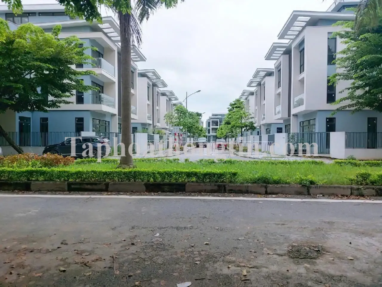 PHÂN LÔ – Ô TÔ TRÁNH – MẶT TIỀN RỘNG. 2