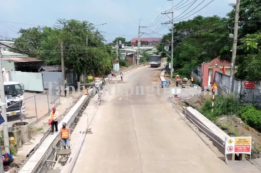 CẦN CHO THUÊ- SANG NHƯỢNG NHÀ XƯỞNG 700M(7X10)- ĐIỆN 3 PHA- 8 TRIỆU TL 2
