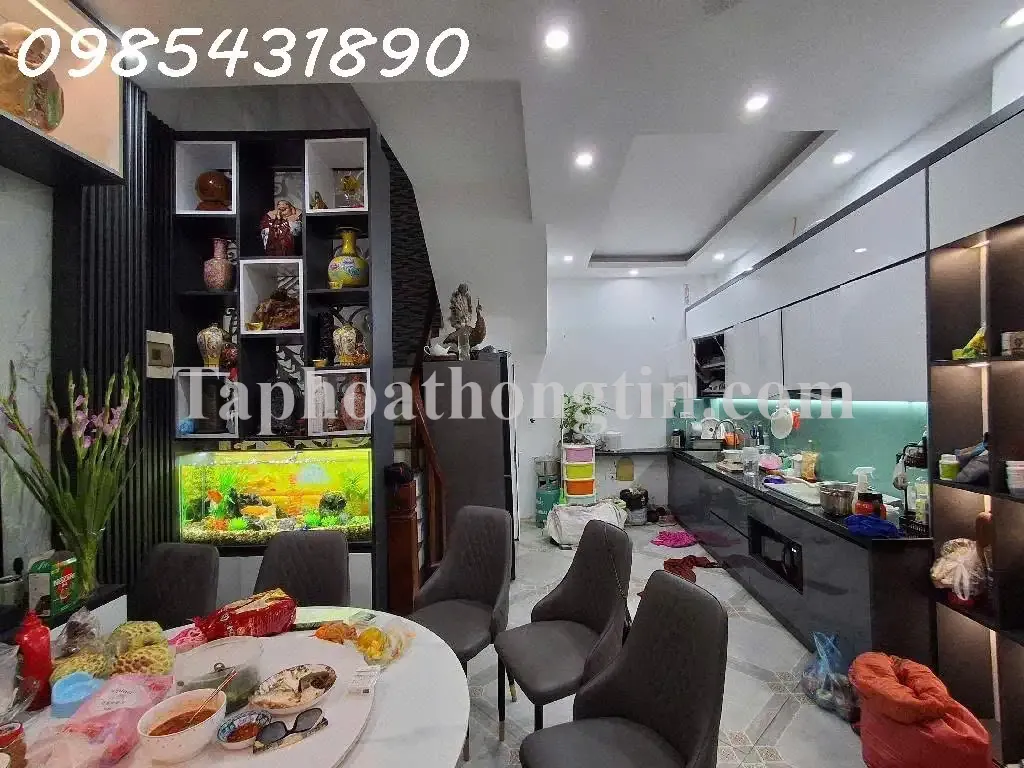 Bán nhà đẹp hơn hoa hậu, phố Kim Giang, Hoàng Mai, xe con cách nhà hơn 20m, gần trường Thăng Long, DT 40m2, lô góc, 5 tầng, giá chỉ 6 đồng hơn. 2