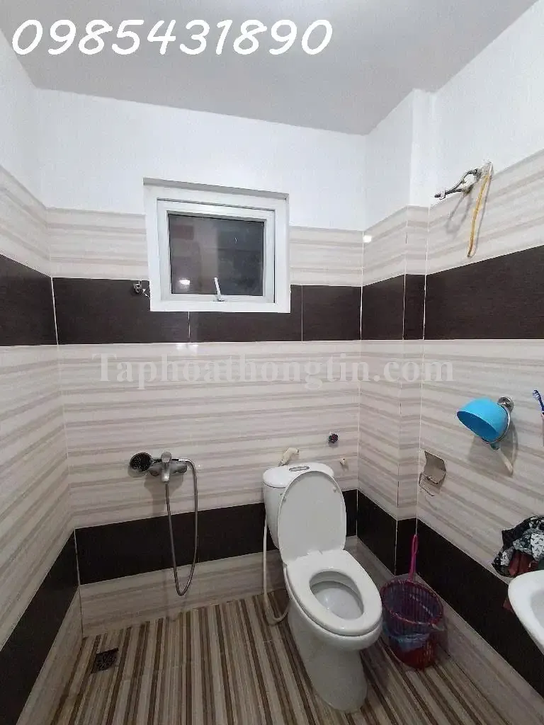 Bán nhà đẹp hơn hoa hậu, phố Kim Giang, Hoàng Mai, xe con cách nhà hơn 20m, gần trường Thăng Long, DT 40m2, lô góc, 5 tầng, giá chỉ 6 đồng hơn. 4