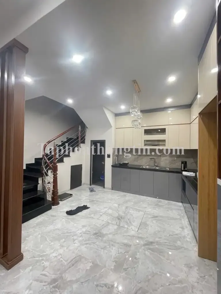 bán nhà văn cao, căn duy nhất, 41m2 ,3 tầng, mt 5.4 m về ở ngay đón tết, ngõ rộng , an ninh đỉnh cao 3