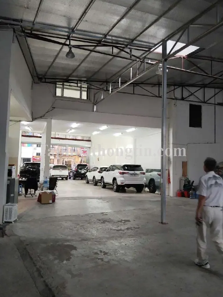 bán nhà mặt phố Nguyễn Văn Cừ, 900m, mặt tiền 9m, 1 mặt ngõ, full thổ cư 2