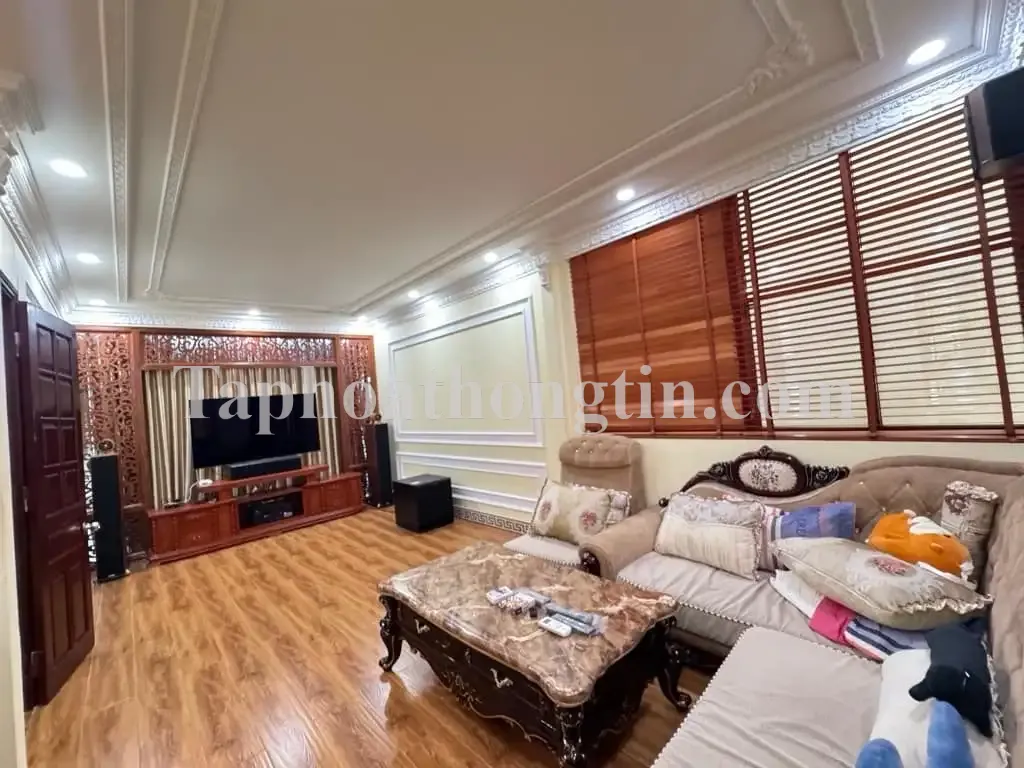 biệt thự sân vườn Cổ Linh-Bát Khối, 324m x 3 tầng, mặt tiền 10m, sân vườn gara 4 ôtô, full thổ cư 3