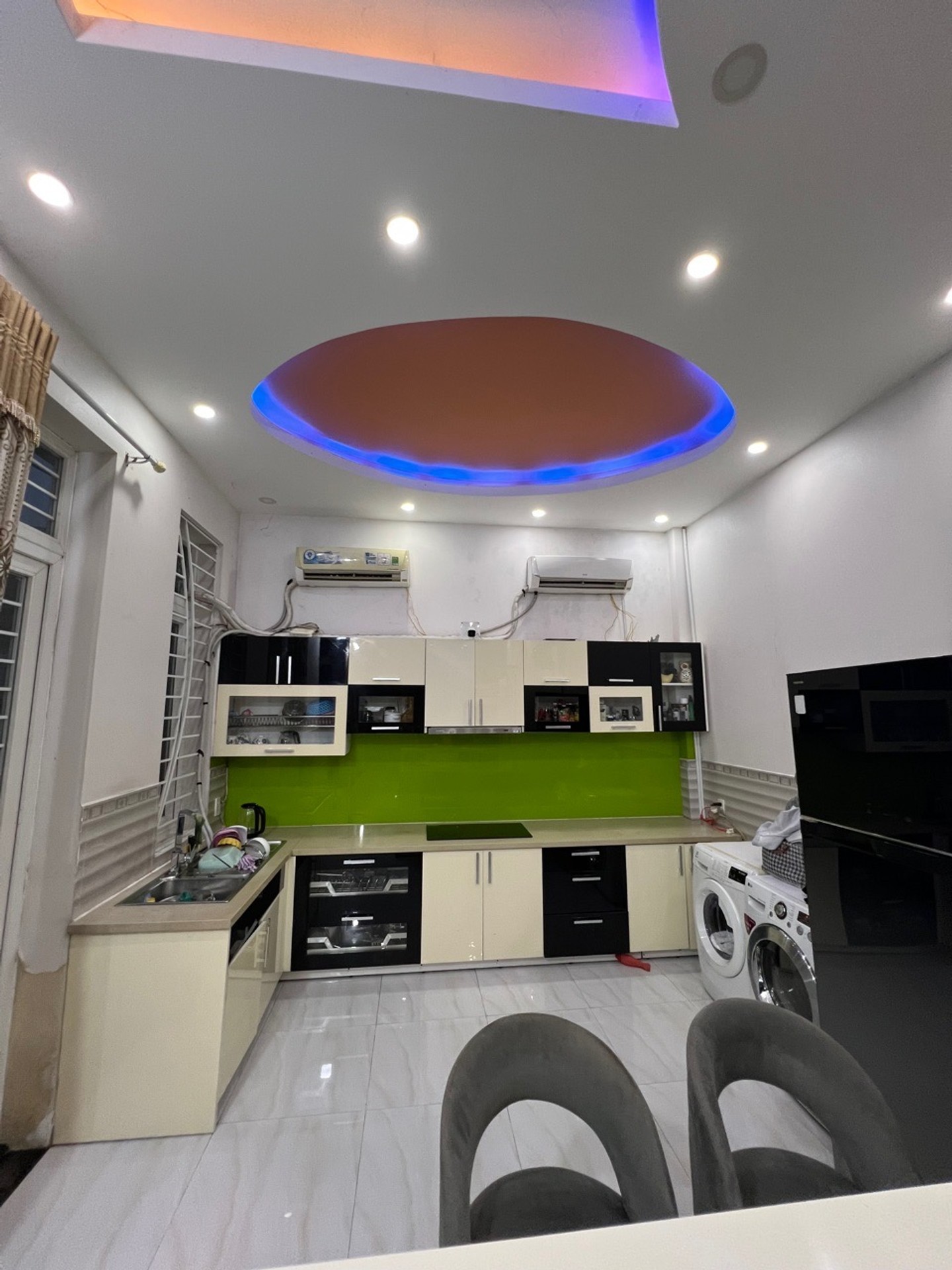 SIÊU PHẨM NHÀ ĐẸP HOÀN THIỆN – XE HƠI NGỦ TRONG NHÀ – SỔ ĐẸP VUÔNG VỨC – 60M2 – 4x15M – HẺM XE TẢI THÔNG – KHU DÂN CƯ DÂN TRÍ – AN NINH – GIÁ 6 TỶ NHỈNH XÍU 4