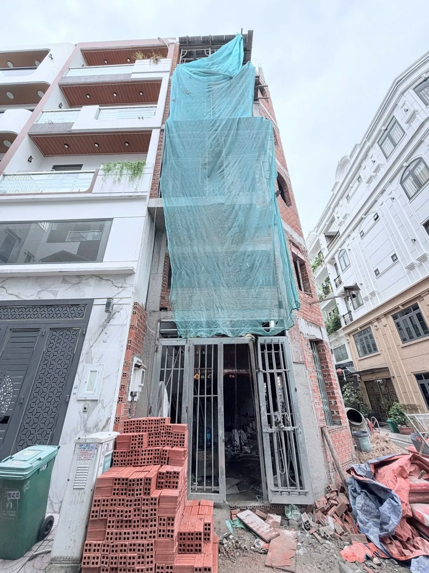 V.I.P nhất khu an ninh, LVQ, hẻm xe hơi 10m, 64m2, thang máy, 14 tỷ